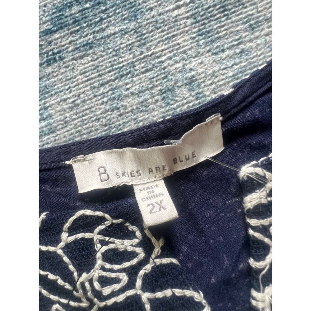 NWT! Skies Are Blue Navy Delila Embroidery Neckline Knit Top 2X - Picture 3 of 6